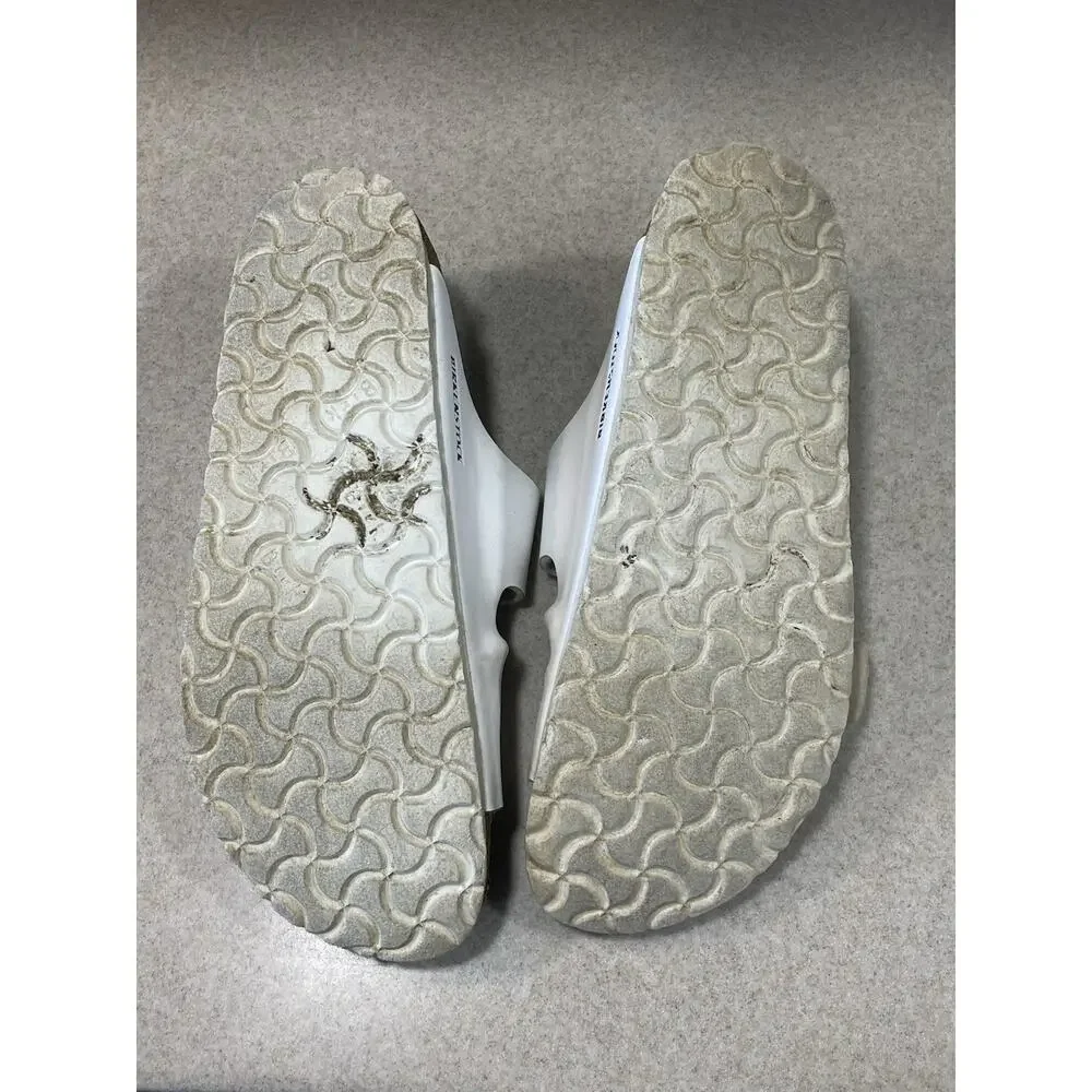 Birkenstock product pair